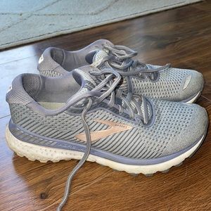 Women’s Brooks running shoes